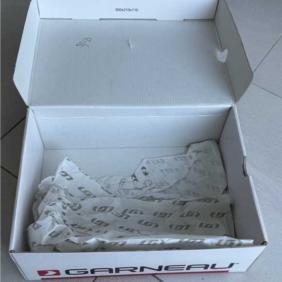 Garneau Women’s Cycling Shoes White US 7.5 Spin Road Like New - Picture 8 of 8